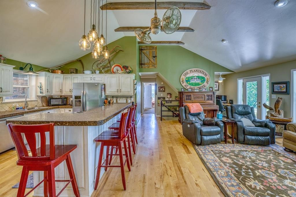 Harrison, Arkansas, 72601, United States, 4 Bedrooms Bedrooms, ,4 BathroomsBathrooms,Residential,For Sale,1977984