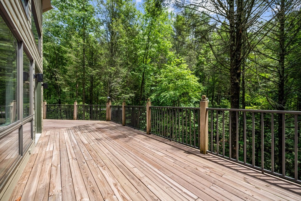 Ellijay, Georgia, 30540, United States, 5 Bedrooms Bedrooms, ,5 BathroomsBathrooms,Residential,For Sale,1868155
