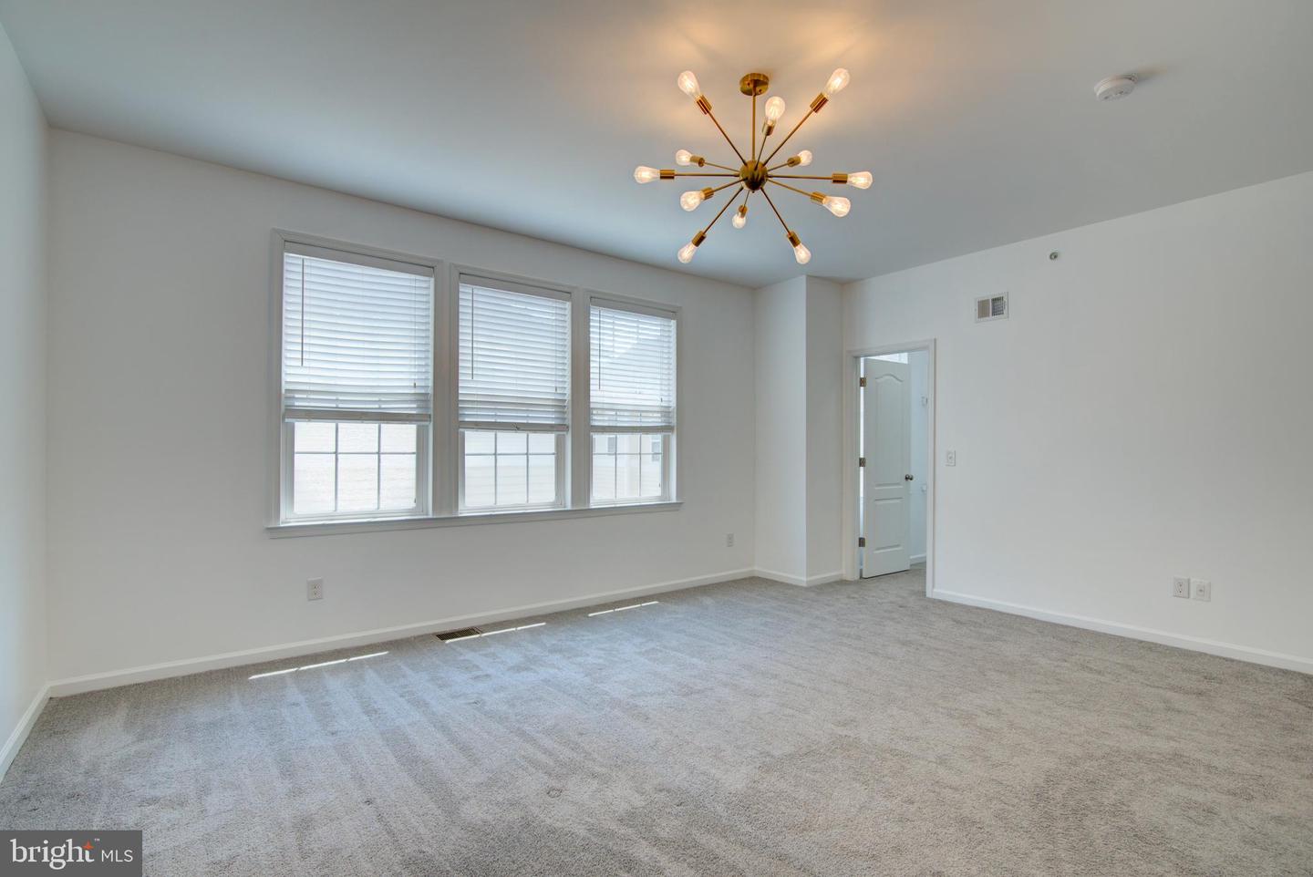Aldie, Virginia, 20105, United States, 3 Bedrooms Bedrooms, ,3 BathroomsBathrooms,Residential,For Sale,1891094