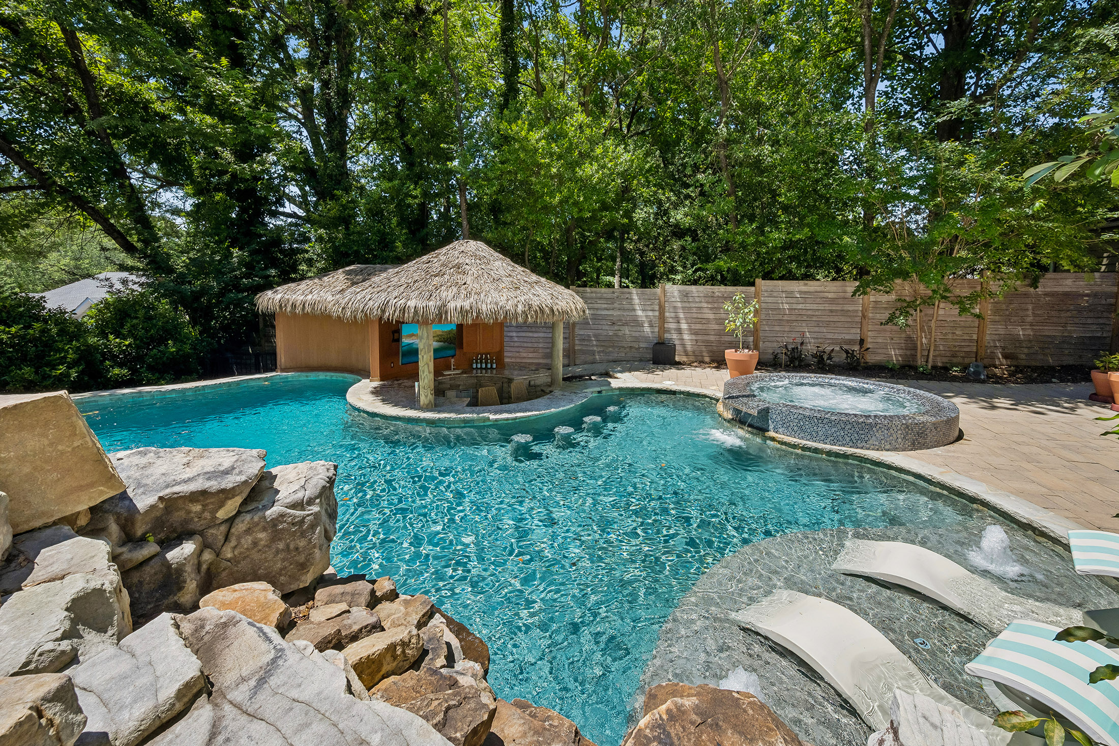  Resort-Inspired Retreat in the Heart of Virginia Highland - 物件實景