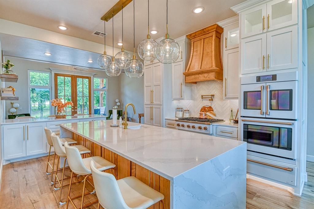 Amber, Oklahoma, 73004, United States, 6 Bedrooms Bedrooms, ,4 BathroomsBathrooms,Residential,For Sale,1984407