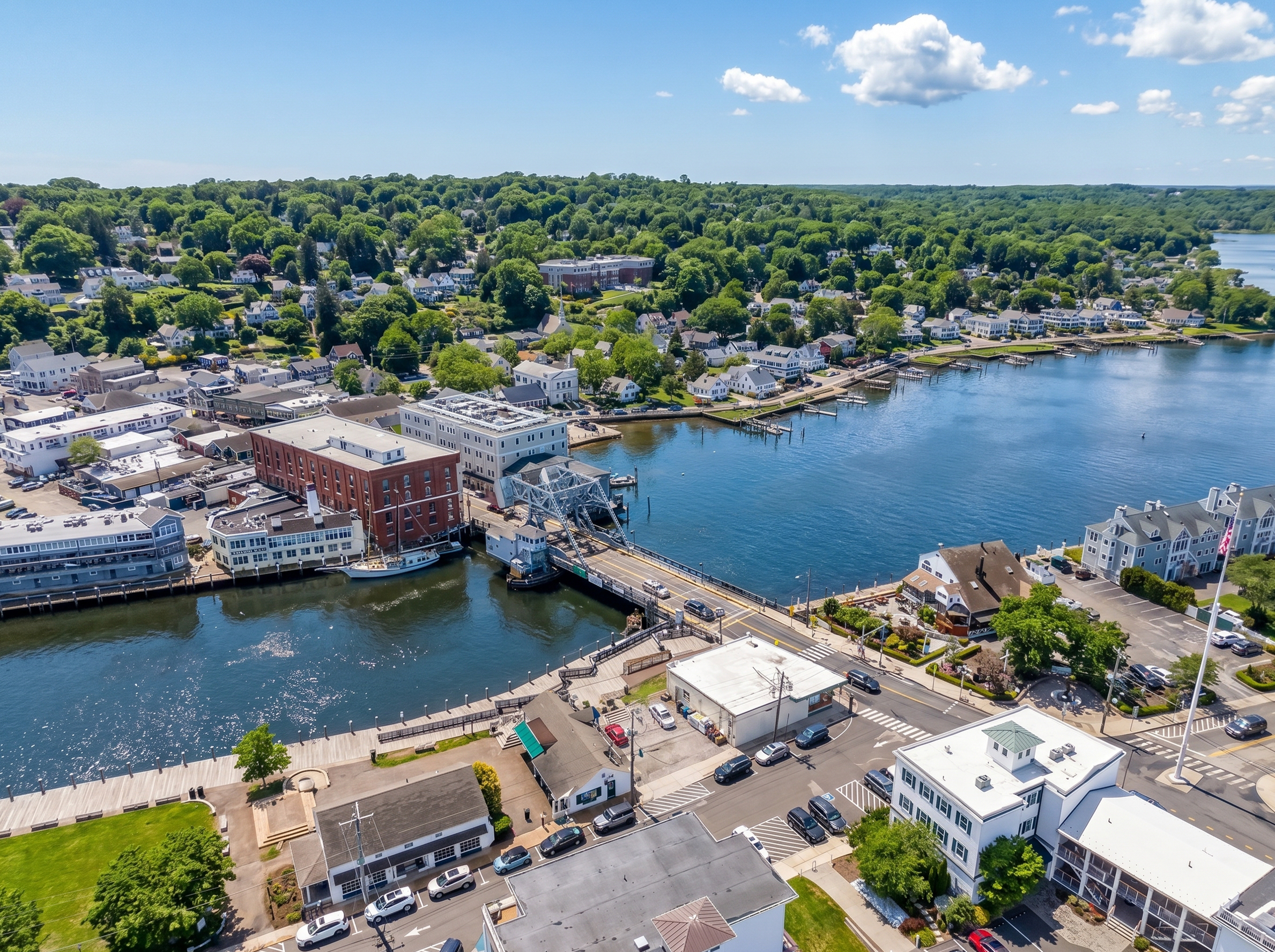  Refined Character & Private Outdoor Retreat in Heart of Mystic - 物件實景