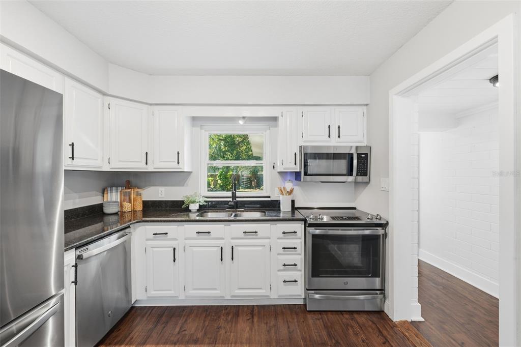 Winter Park, Florida, 32789, United States, 3 Bedrooms Bedrooms, ,2 BathroomsBathrooms,Residential,For Sale,1987526