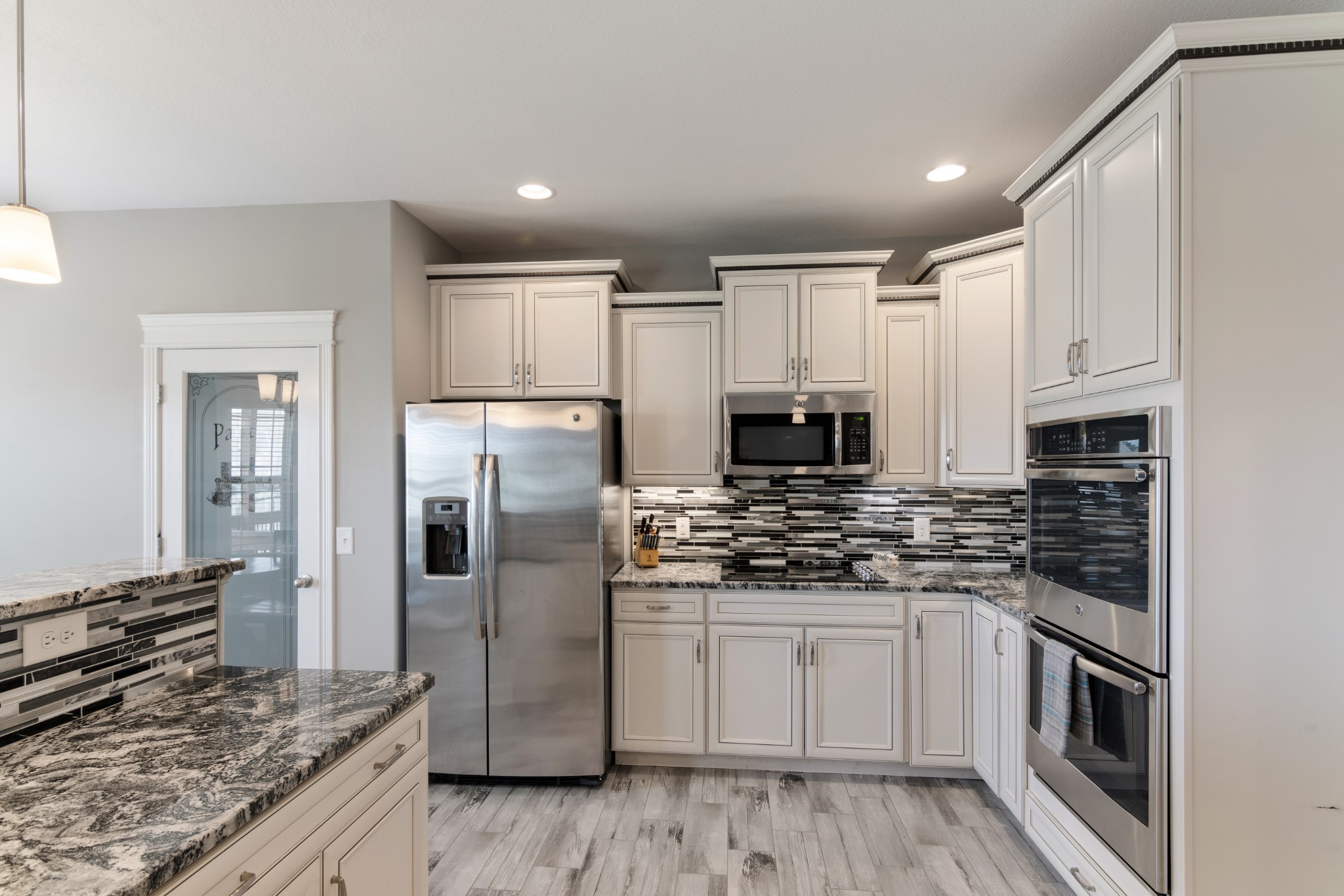 Clarksville, Tennessee, 37043, United States, 5 Bedrooms Bedrooms, ,4 BathroomsBathrooms,Residential,For Sale,1975936