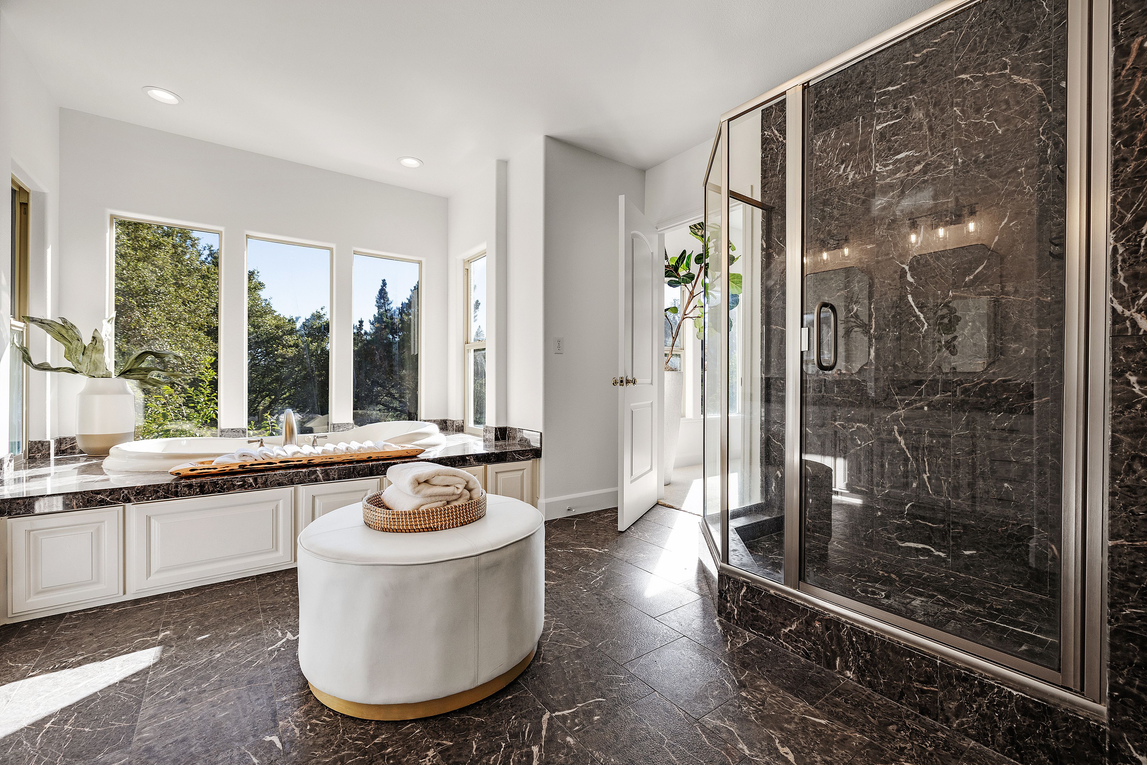  An Architectural Sanctuary in Montclair Hills - 物件實景