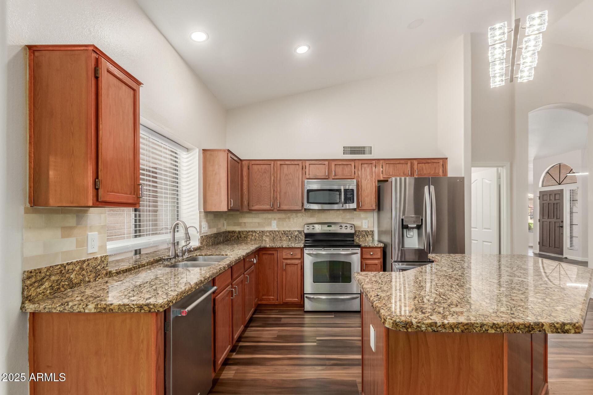 Gilbert, Arizona, 85233, United States, 4 Bedrooms Bedrooms, ,2 BathroomsBathrooms,Residential,For Sale,1983748