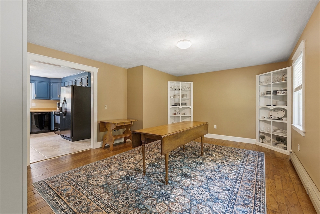 Lunenburg, Massachusetts, 01462, United States, 4 Bedrooms Bedrooms, ,3 BathroomsBathrooms,Residential,For Sale,1885321