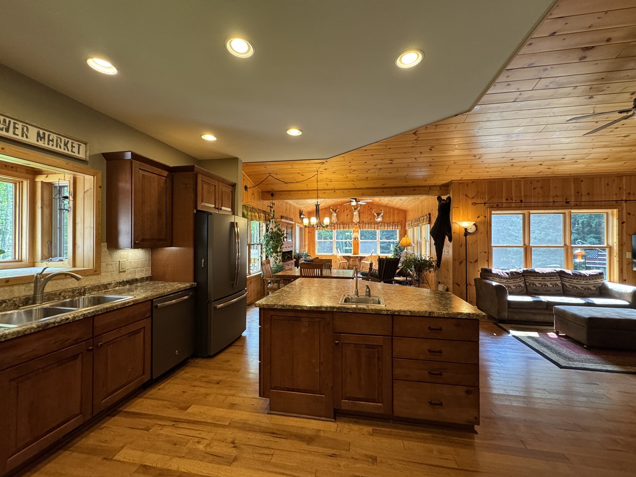 Mercer, Wisconsin, 54547, United States, 32 Bedrooms Bedrooms, ,1 BathroomBathrooms,Residential,For Sale,1872742