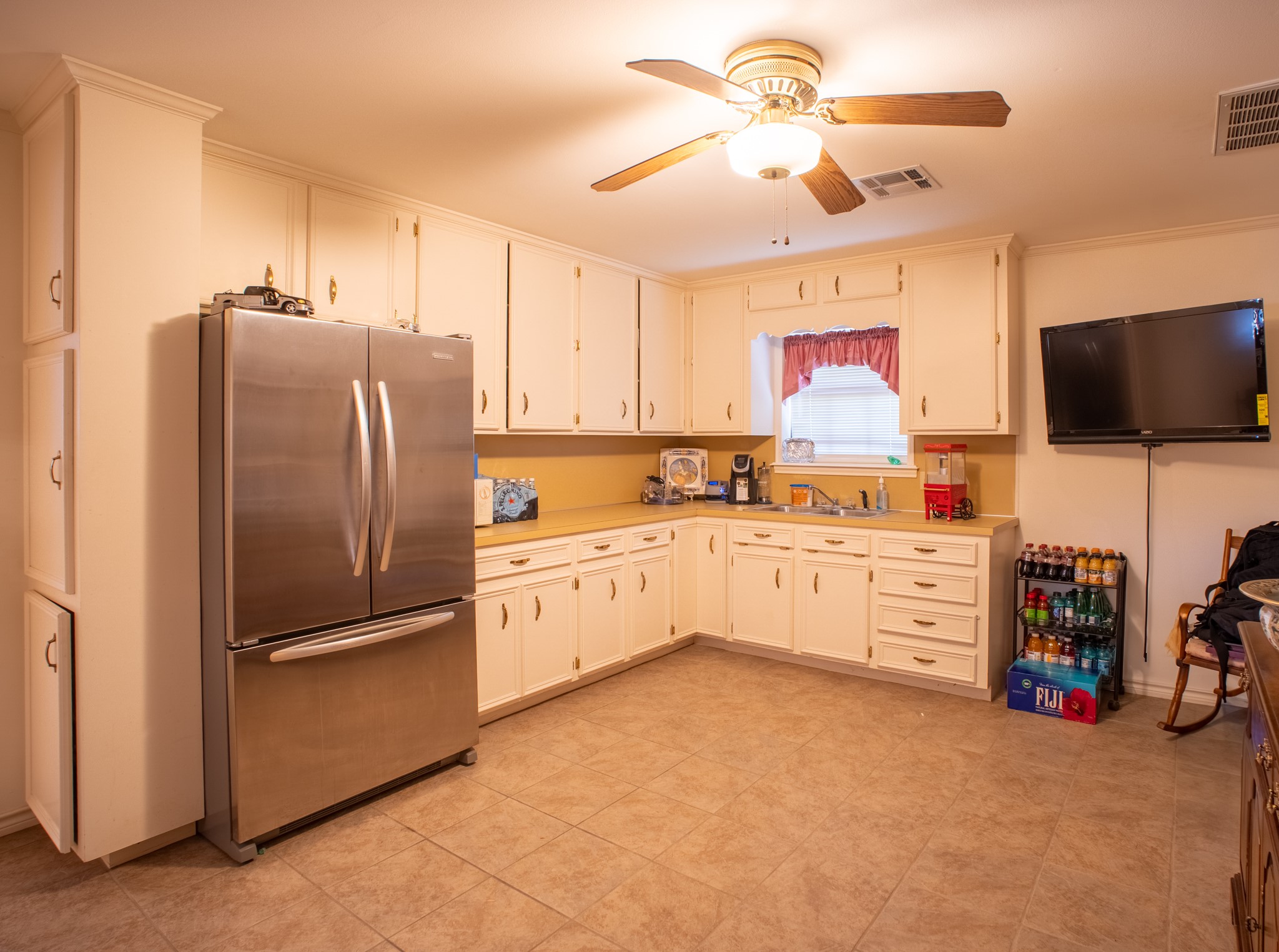 Mexia, Texas, 76667, United States, 4 Bedrooms Bedrooms, ,5 BathroomsBathrooms,Residential,For Sale,1941675