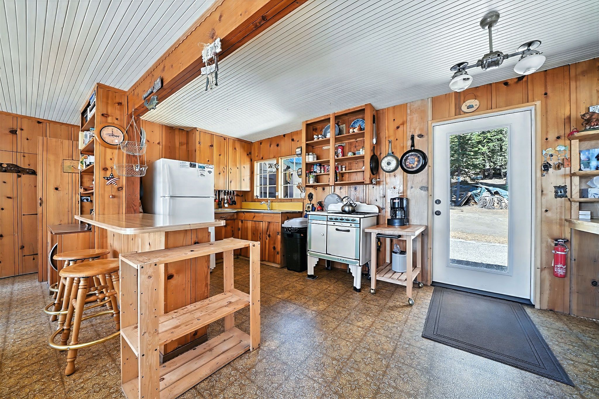  A Rare Opportunity to Own One of Silver Lake’s Best-Located Cabins - 物件實景