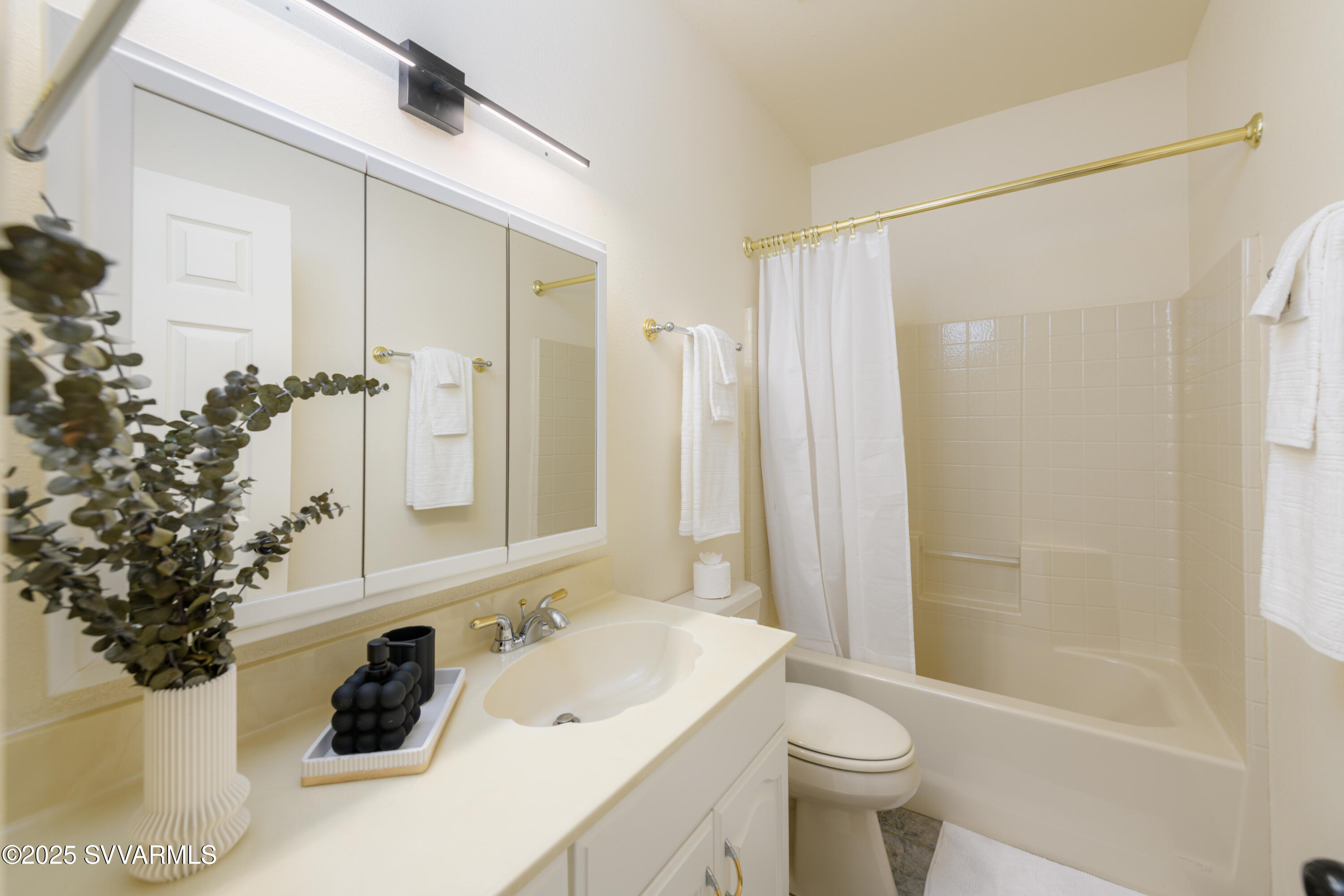 Sedona, Arizona, 86351, United States, 3 Bedrooms Bedrooms, ,3 BathroomsBathrooms,Residential,For Sale,1838352