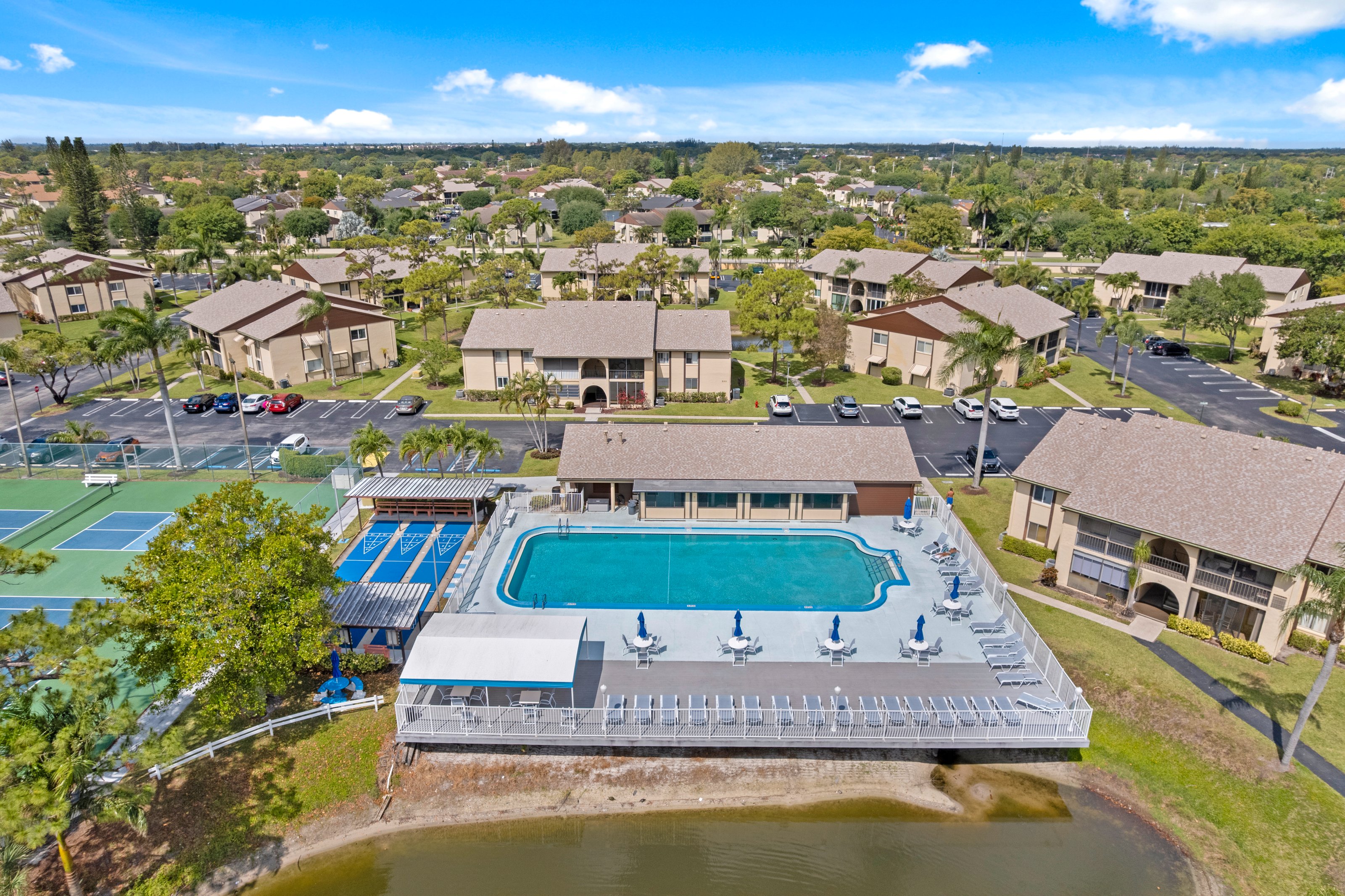  339 Pine Ridge Circle, Greenacres, FL, 33463 - 物件實景