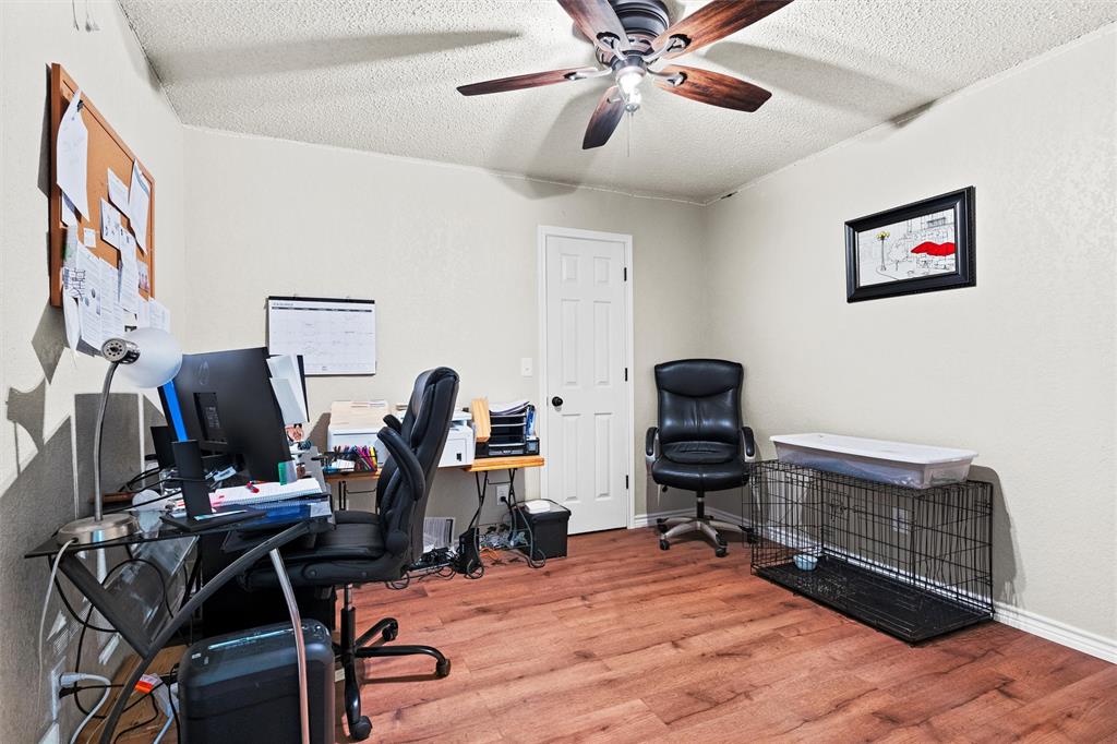 Whitney, Texas, 76692, United States, 4 Bedrooms Bedrooms, ,3 BathroomsBathrooms,Residential,For Sale,1890428