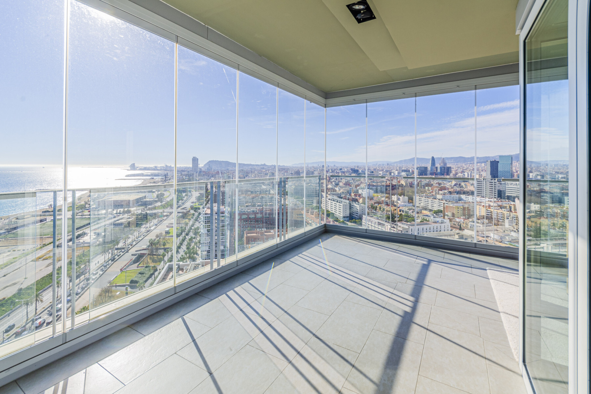  Family apartment with splendid sea and Barcelona views - 物件實景