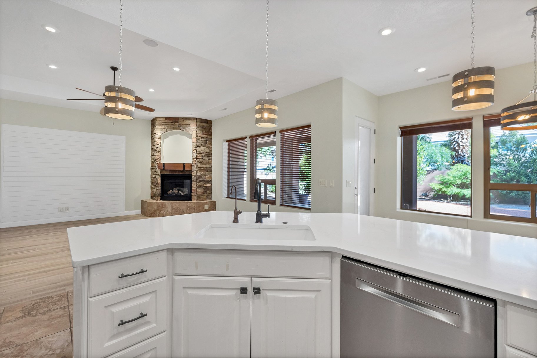  Indoor-Outdoor Living With Privacy, Space & Style In Washington Fields - 物件實景