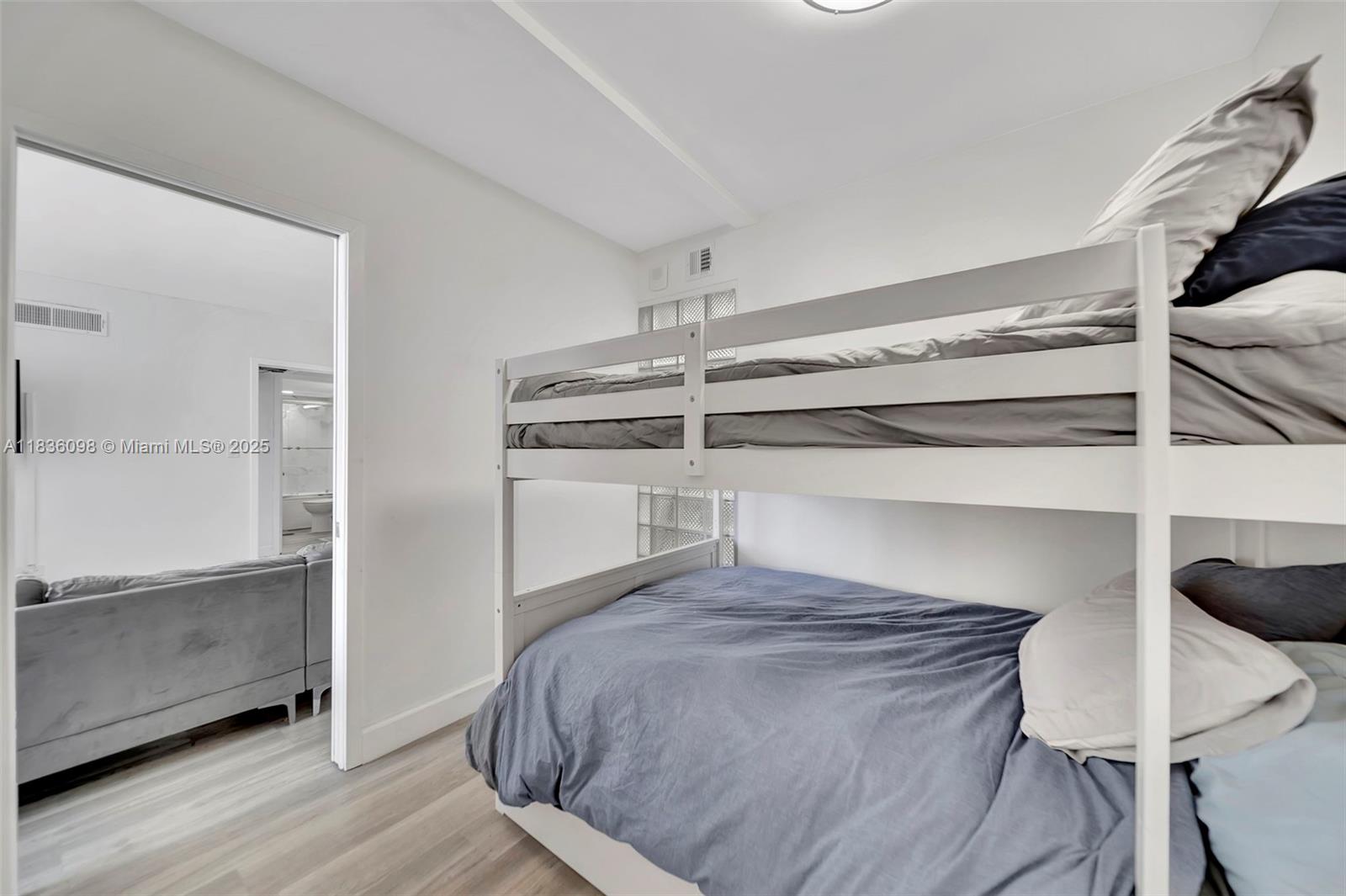 Miami Beach, Florida, 33140, United States, 2 Bedrooms Bedrooms, ,2 BathroomsBathrooms,Residential,For Sale,1885385