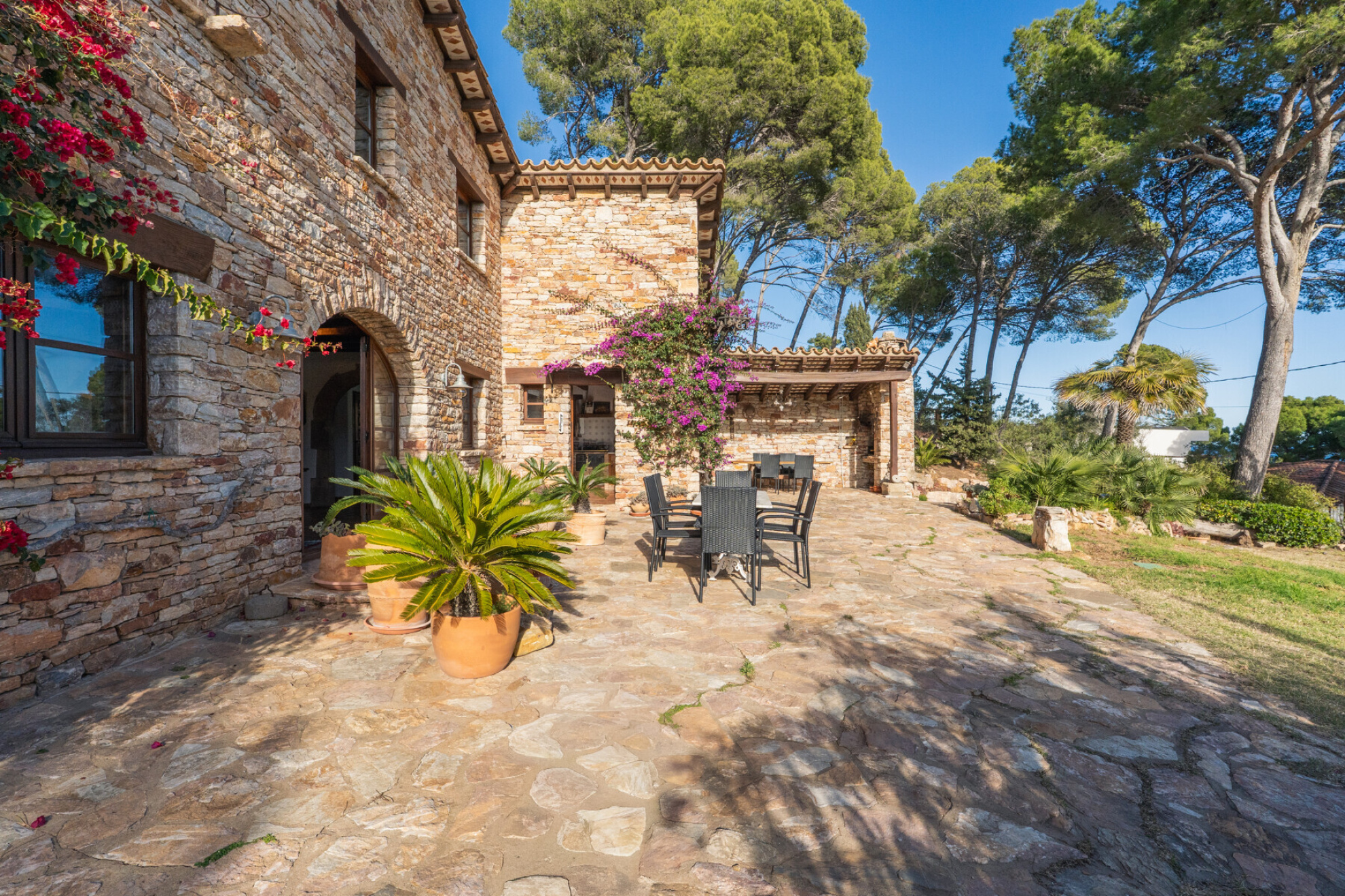  Unique property with sea views in Sa Riera, Begur - 物件實景