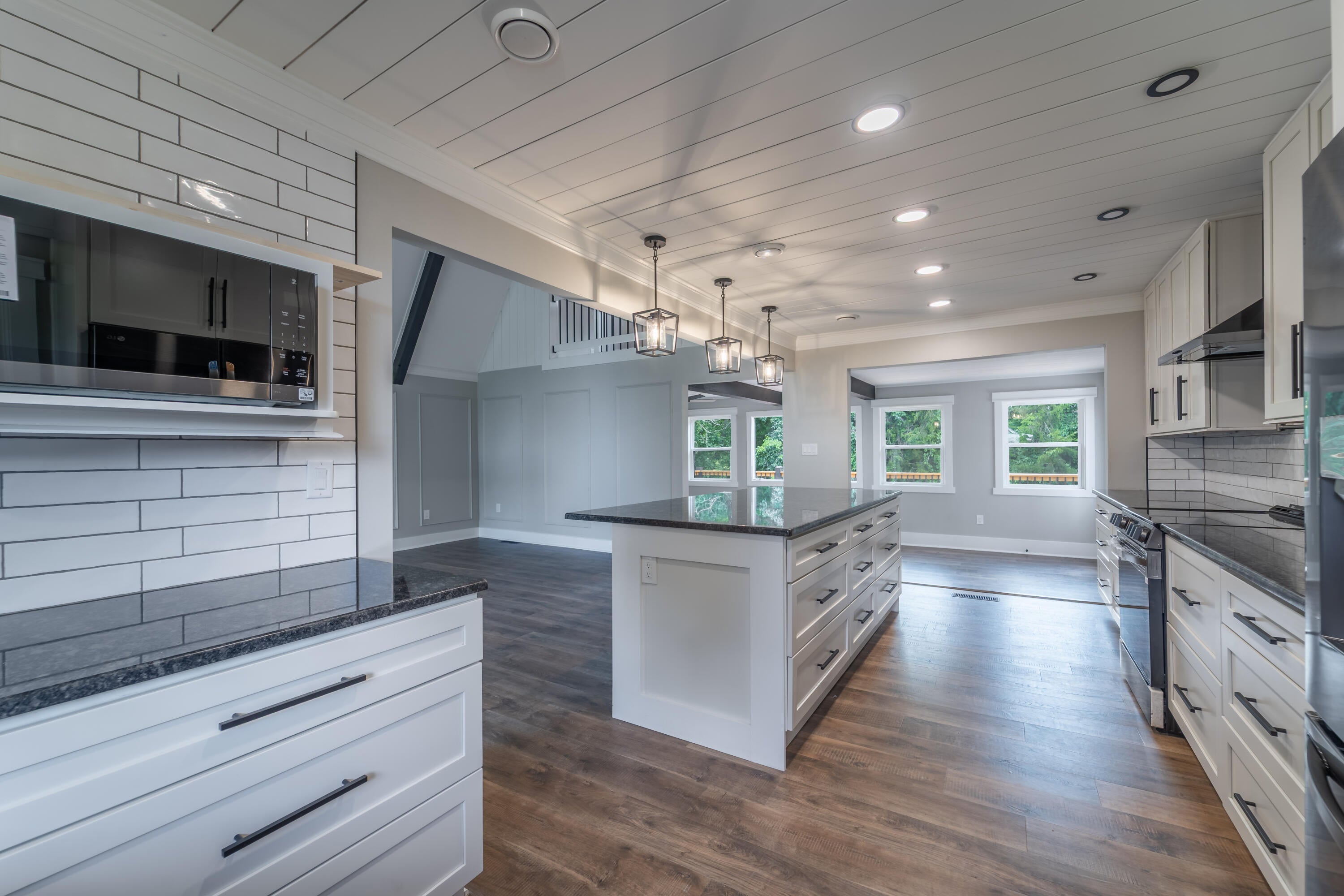 Berea, Kentucky, 40403, United States, 4 Bedrooms Bedrooms, ,4 BathroomsBathrooms,Residential,For Sale,1979235