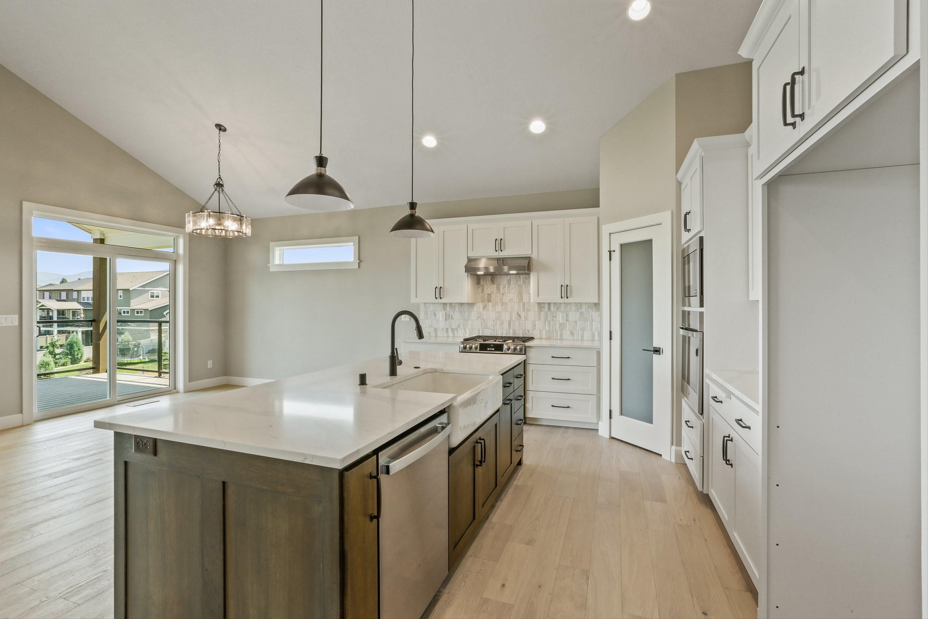 Spokane, Washington, 99223, United States, 5 Bedrooms Bedrooms, ,4 BathroomsBathrooms,Residential,For Sale,1999672