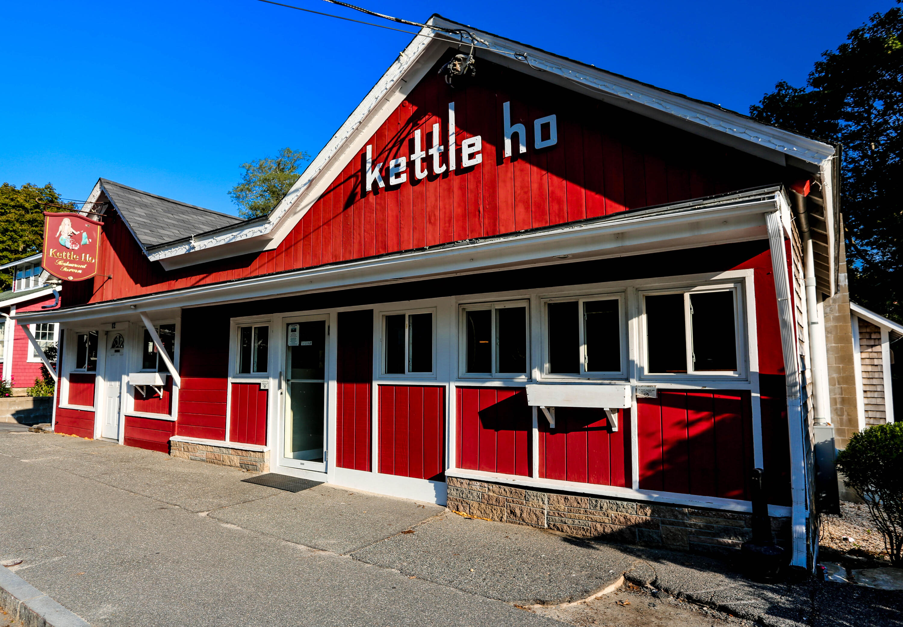 Cotuit, Massachusetts, 02635, United States, 4 Bedrooms Bedrooms, ,3 BathroomsBathrooms,Residential,For Sale,1965620