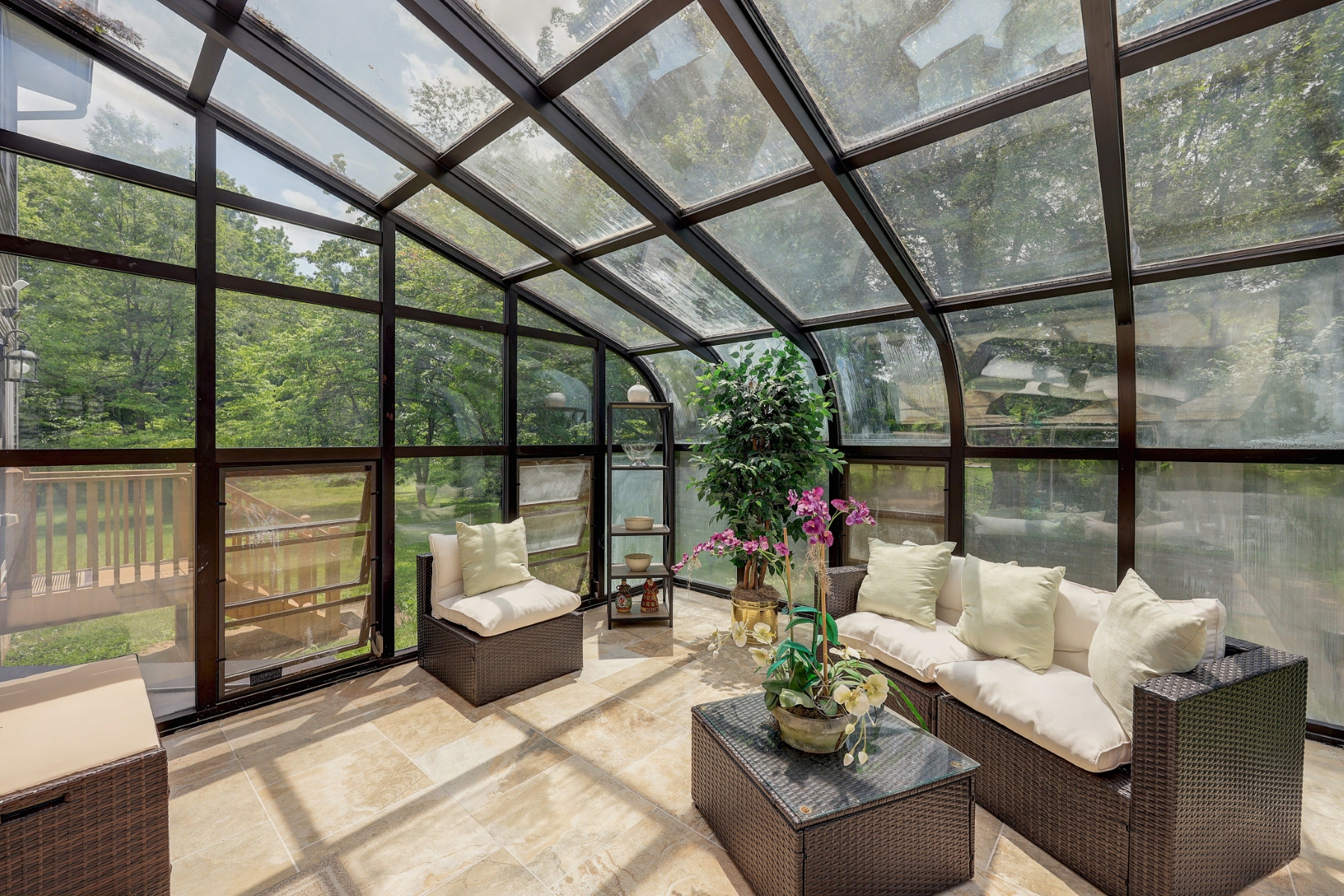  Beautifully Maintained Colonial Situated on a Quiet Cul-de-Sac - 物件實景