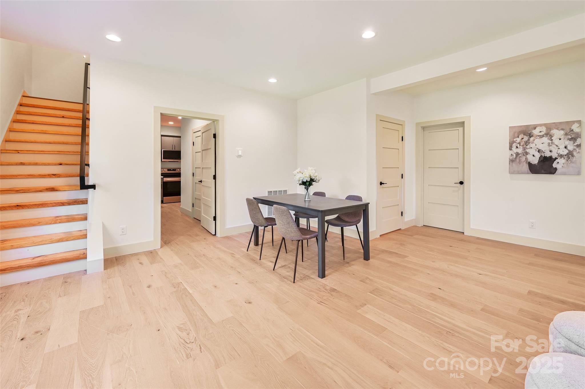Asheville, North Carolina, 28806, United States, 4 Bedrooms Bedrooms, ,4 BathroomsBathrooms,Residential,For Sale,1837018