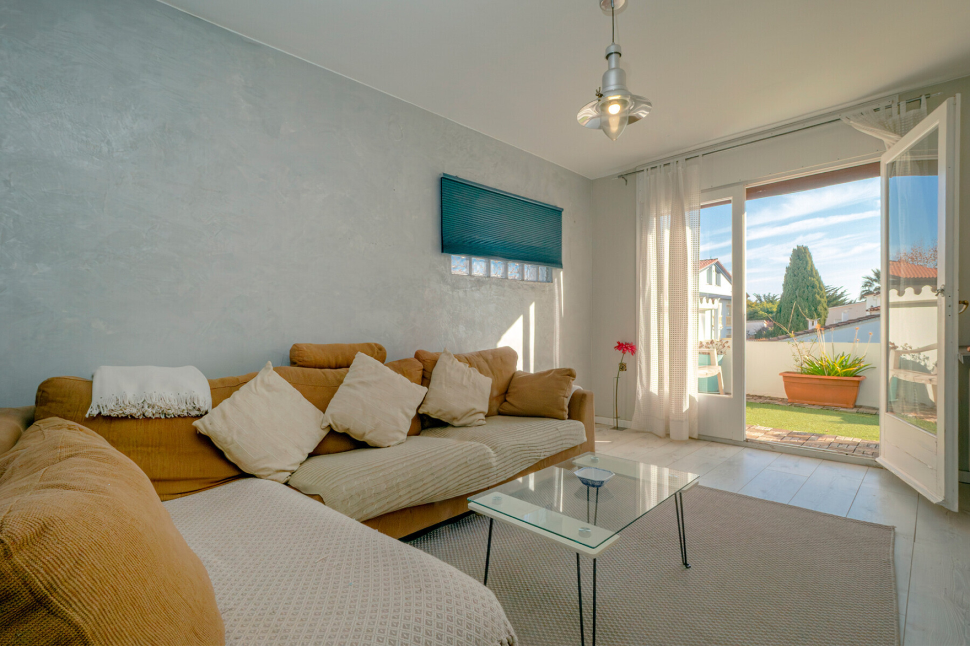  Exclusive Mediterranean Villa in Prime Empuriabrava Location - 物件實景