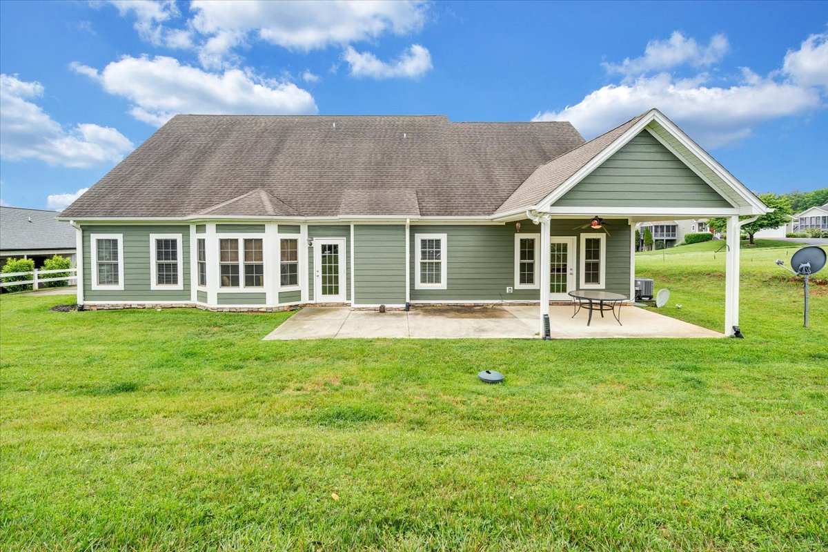 Huddleston, Virginia, 24104, United States, 4 Bedrooms Bedrooms, ,4 BathroomsBathrooms,Residential,For Sale,2048445