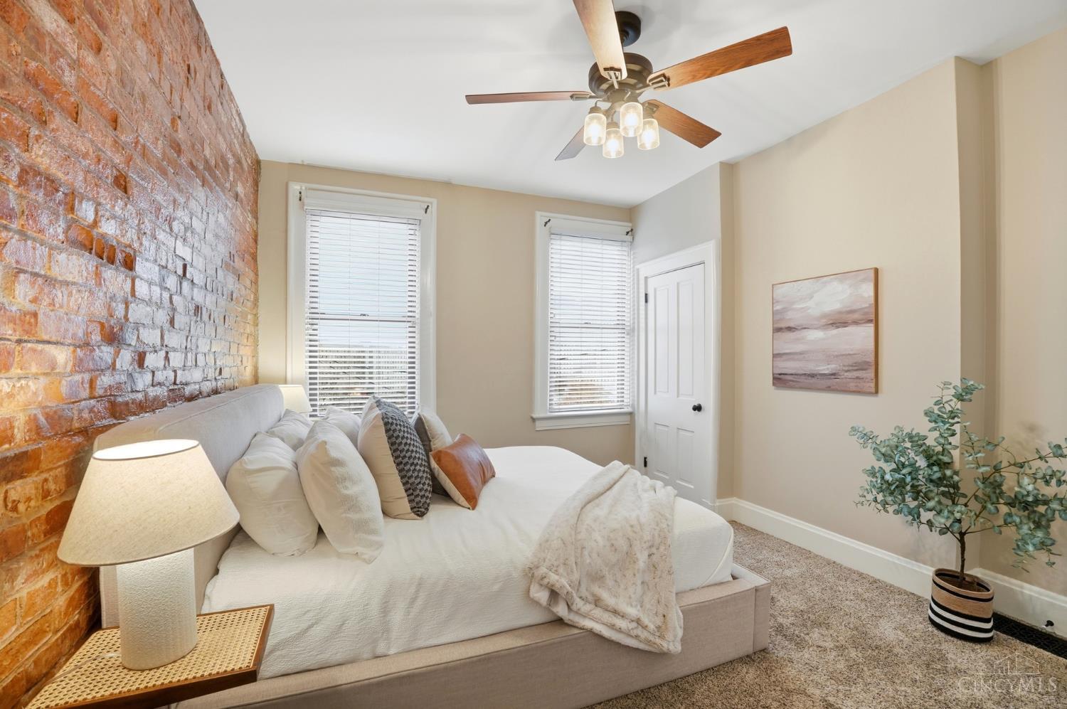 Cincinnati, Ohio, 45202, United States, 3 Bedrooms Bedrooms, ,2 BathroomsBathrooms,Residential,For Sale,2002925