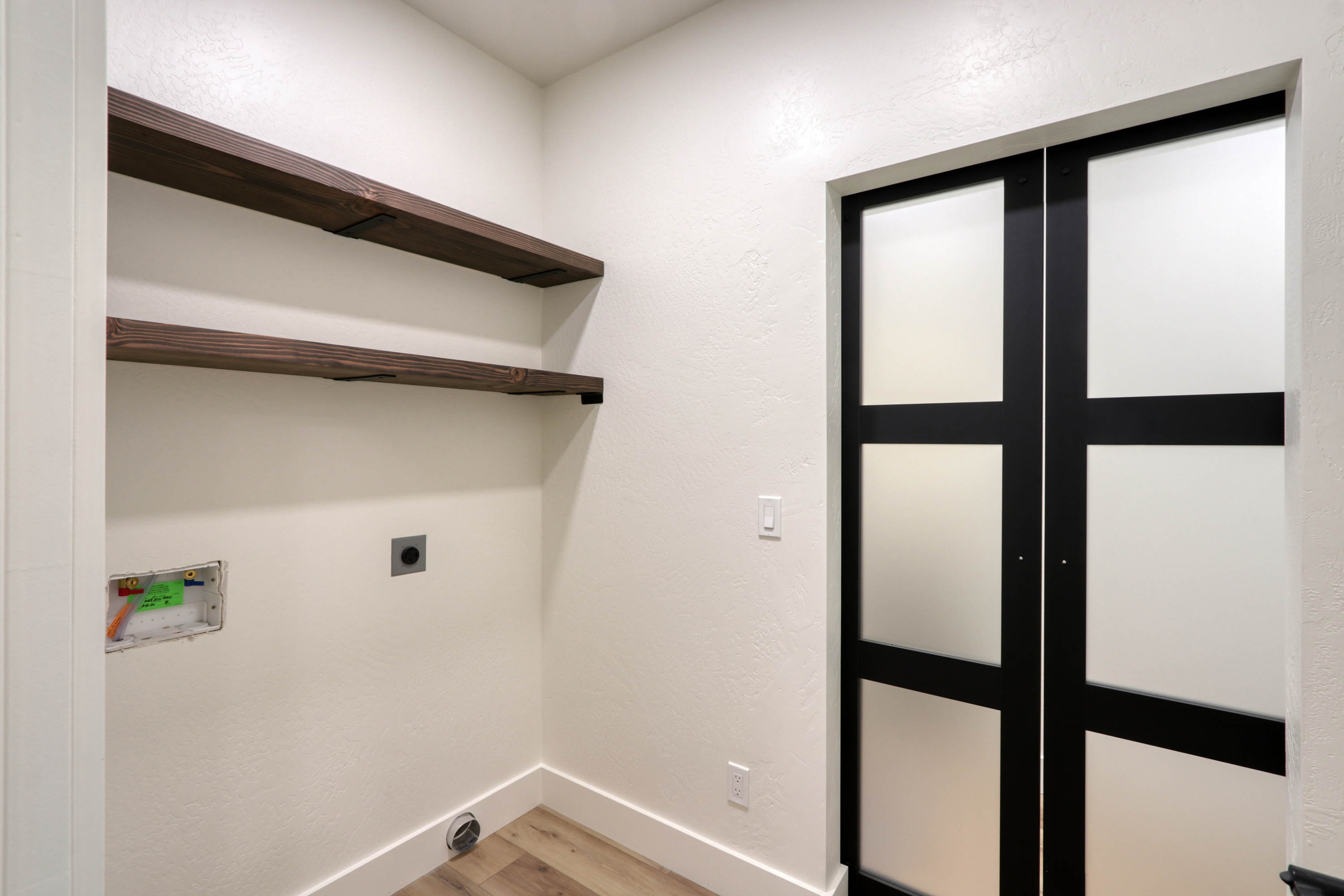 Sandpoint, Idaho, 83864, United States, 3 Bedrooms Bedrooms, ,3 BathroomsBathrooms,Residential,For Sale,1905788