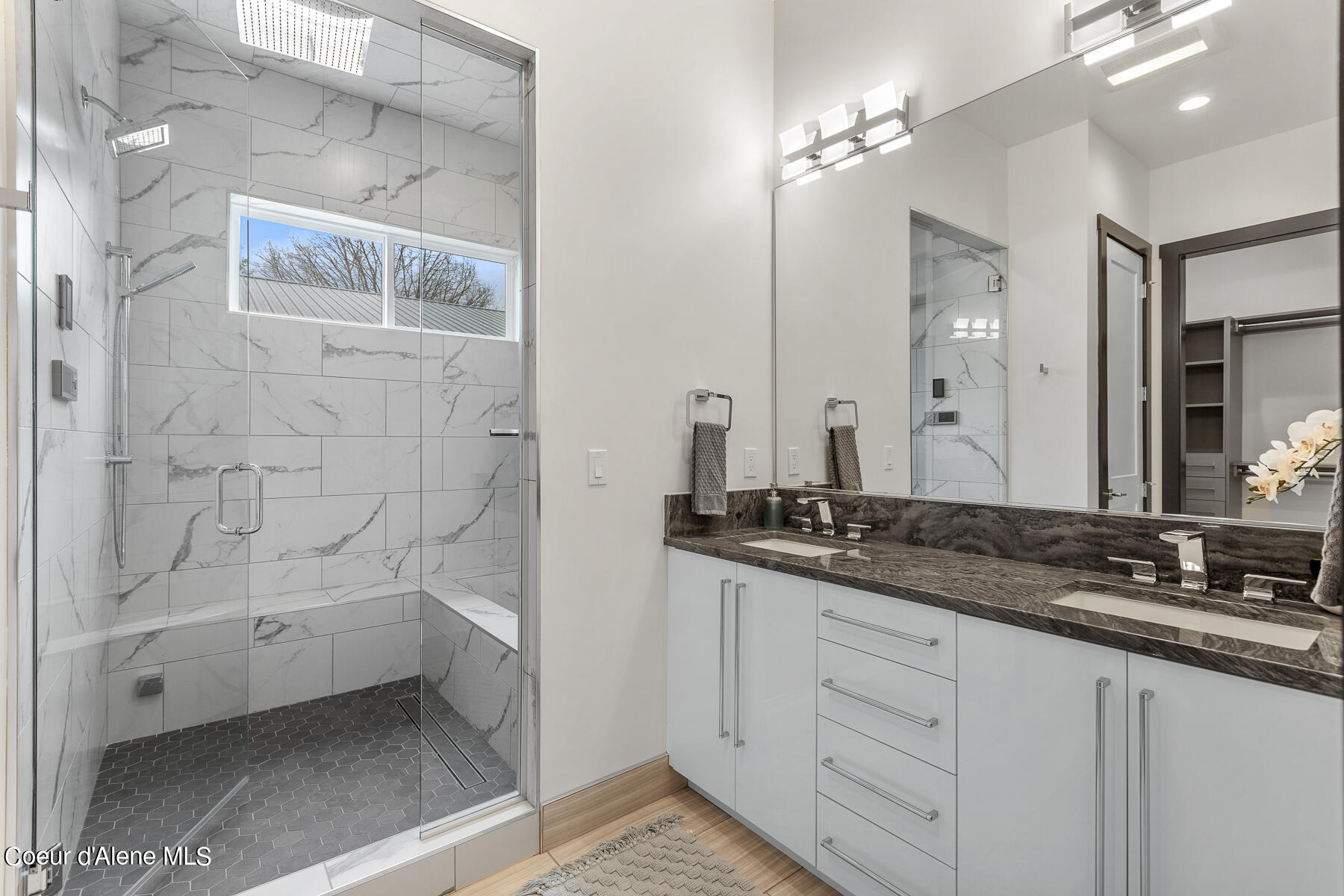 Coeur d'Alene, Idaho, 83814, United States, 4 Bedrooms Bedrooms, ,1 BathroomBathrooms,Residential,For Sale,1975946