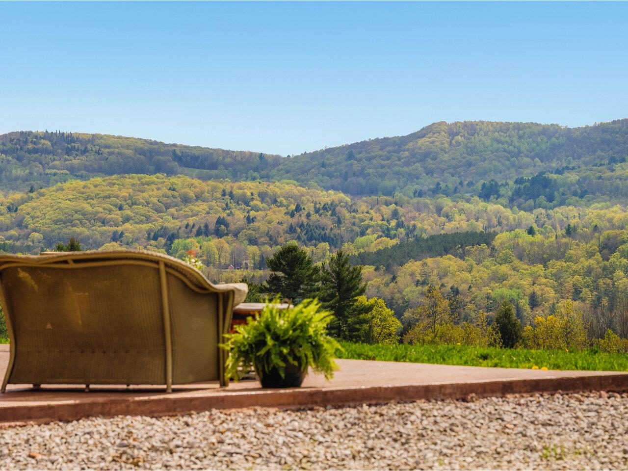 Washington, Vermont, 05675, United States, 4 Bedrooms Bedrooms, ,2 BathroomsBathrooms,Residential,For Sale,1827789