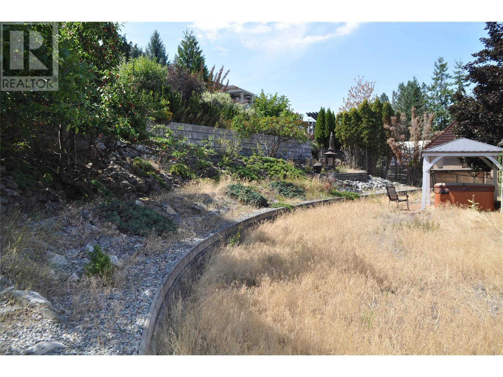 KELOWNA, British Columbia, V1W 4K4, CA, 3 Bedrooms Bedrooms, ,3 BathroomsBathrooms,Residential,For Sale,1906808