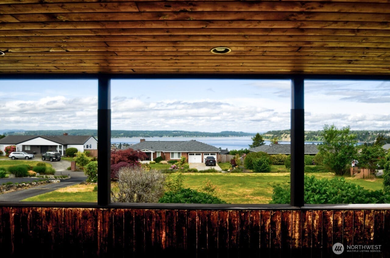 Tacoma, Washington, 98465, United States, 3 Bedrooms Bedrooms, ,2 BathroomsBathrooms,Residential,For Sale,1829131