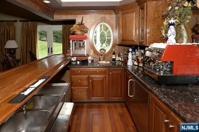 Franklin Lakes, New Jersey, 07417, United States, 5 Bedrooms Bedrooms, ,6 BathroomsBathrooms,Residential,For Sale,1692437