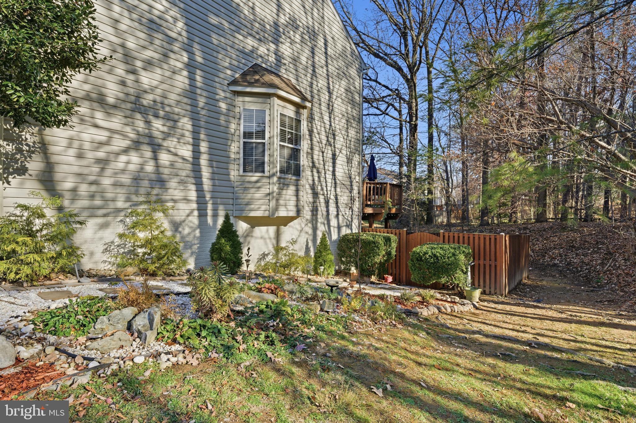 Clifton, Virginia, 20124, United States, 2 Bedrooms Bedrooms, ,3 BathroomsBathrooms,Residential,For Sale,2001572