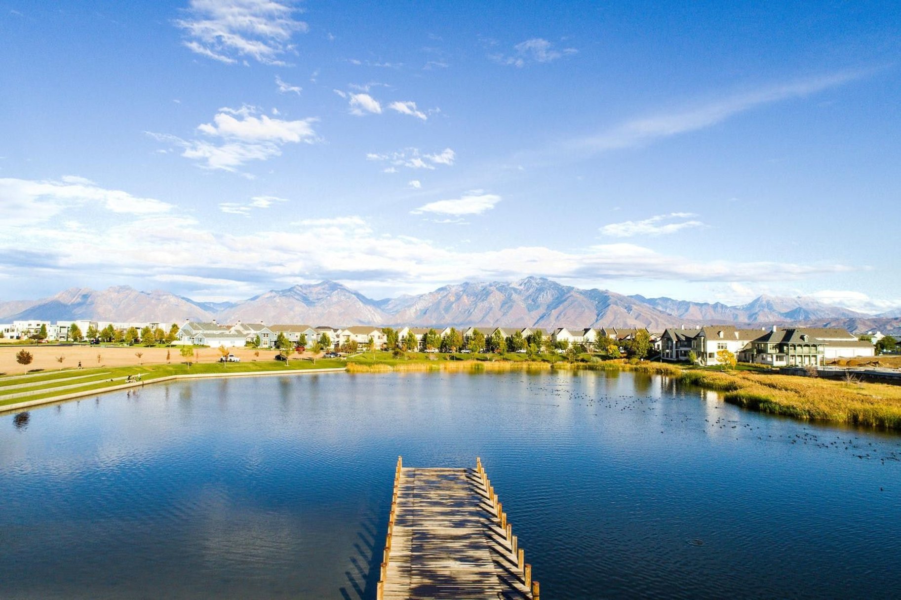  Move-In Ready in Daybreak — Steps from the Lake, Loaded with Custom Upgrades - 物件實景