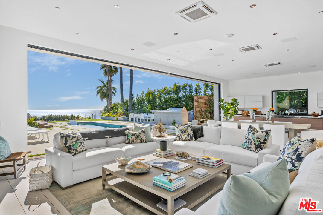 Malibu, California, 90265, United States, 3 Bedrooms Bedrooms, ,4 BathroomsBathrooms,Residential,For Sale,1746173