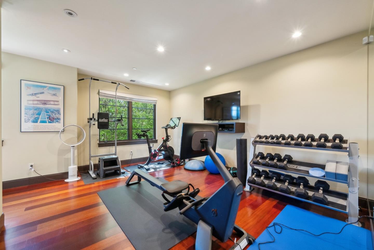 Hillsborough, California, 94010, United States, 4 Bedrooms Bedrooms, ,4 BathroomsBathrooms,Residential,For Sale,1767214