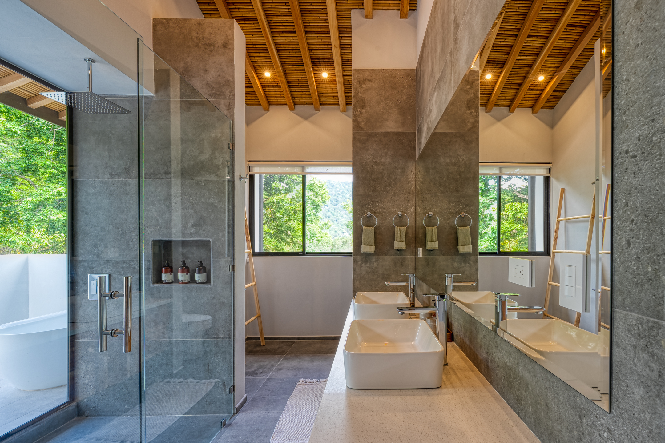 Dominical, Puntarenas, CR, 5 Bedrooms Bedrooms, ,4 BathroomsBathrooms,Residential,For Sale,1668972