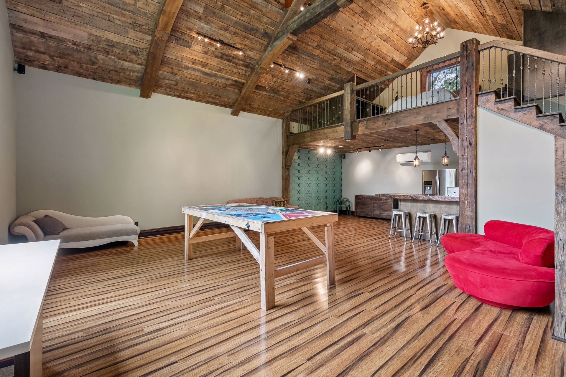  One-of-a-kind wooded retreat in Lakeville - 物件實景