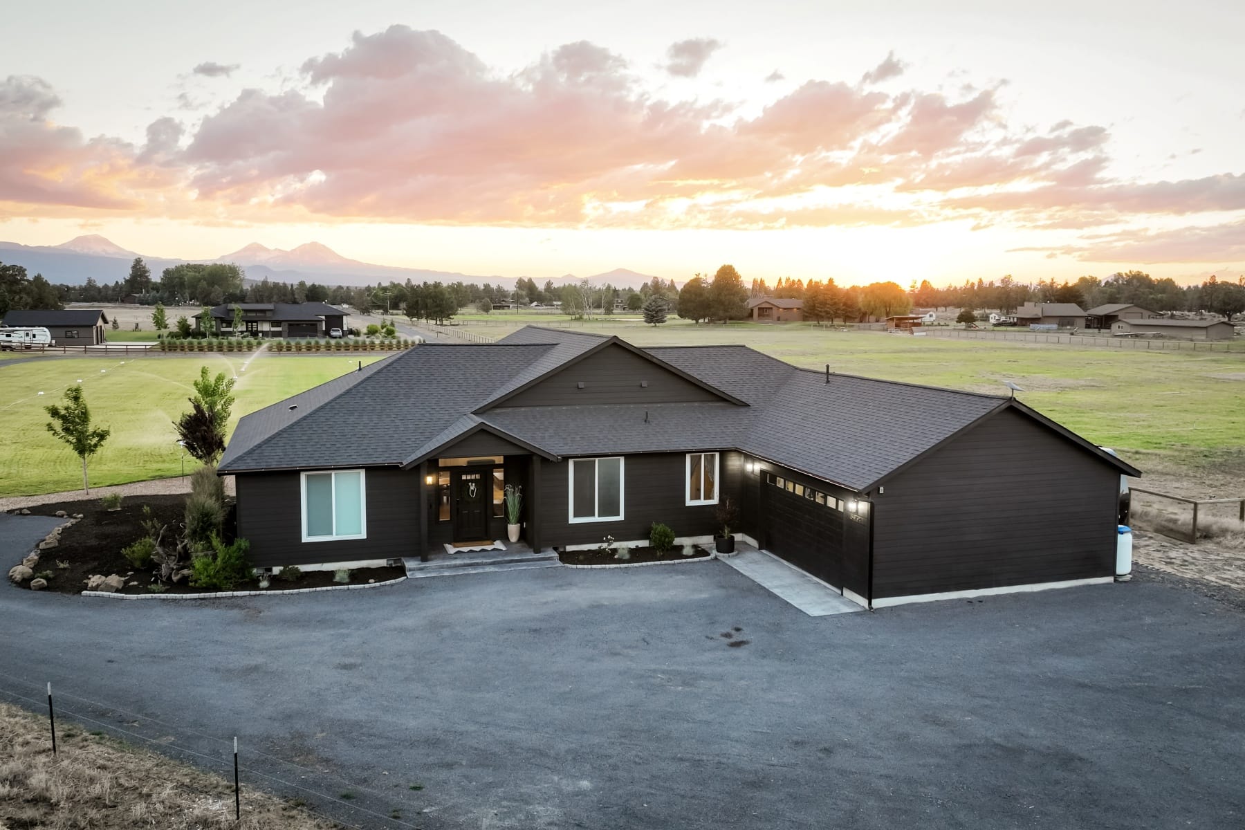  64794 Hunnell Road Bend, OR 97703 - 物件實景