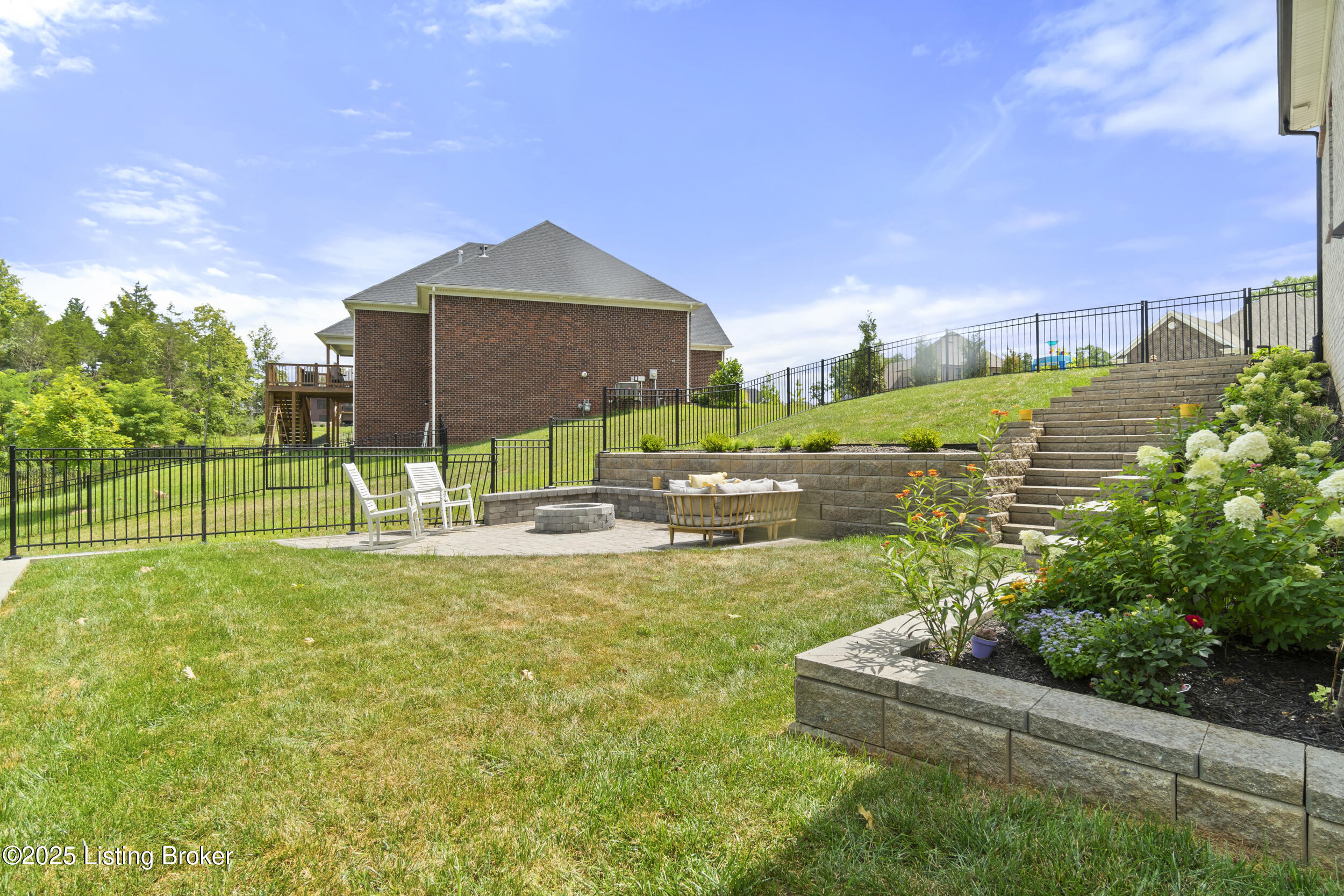 Fisherville, Kentucky, 40023, United States, 4 Bedrooms Bedrooms, ,4 BathroomsBathrooms,Residential,For Sale,1912269
