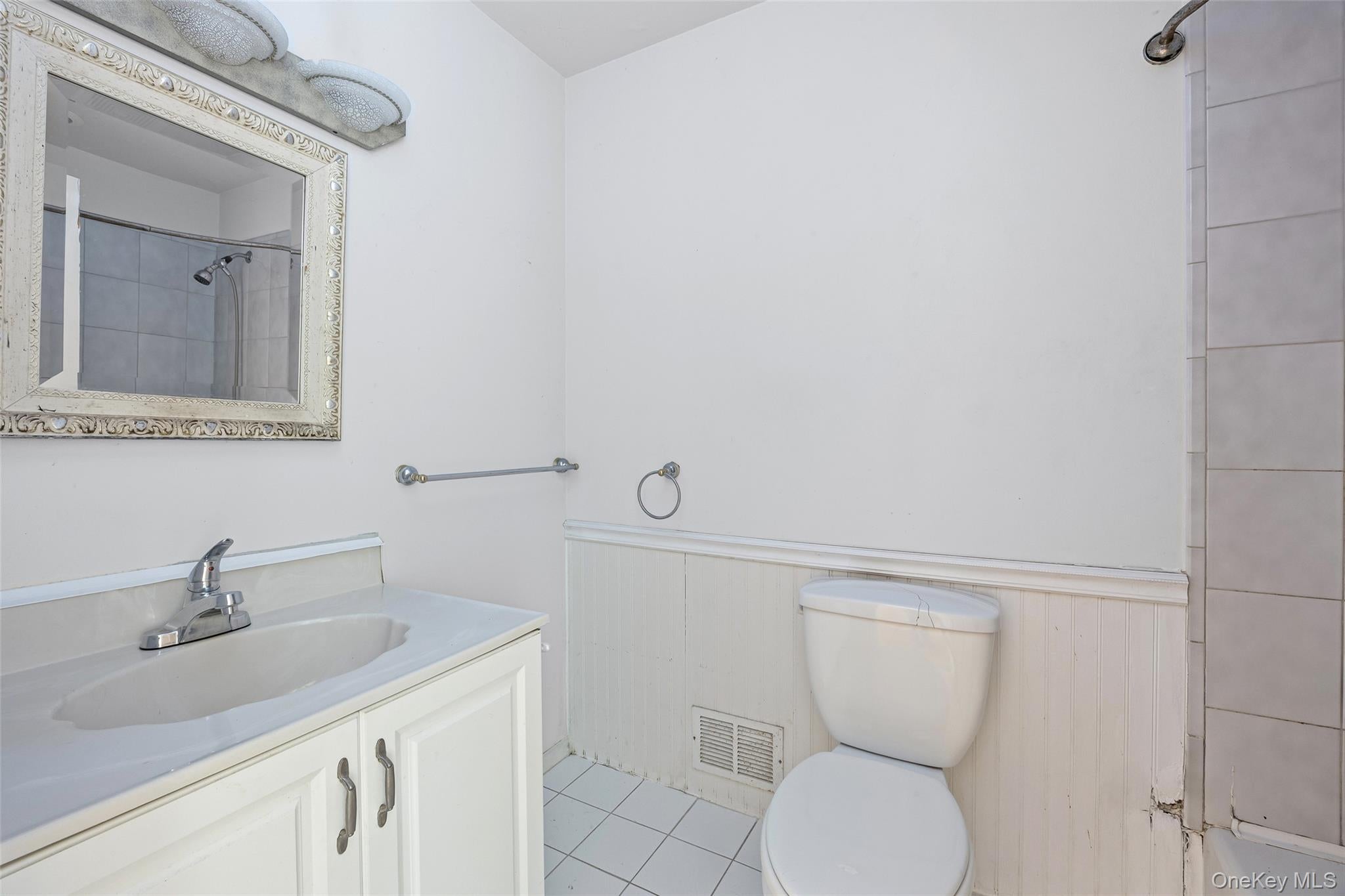 Asharoken, New York, 11768, United States, 4 Bedrooms Bedrooms, ,3 BathroomsBathrooms,Residential,For Sale,1973791