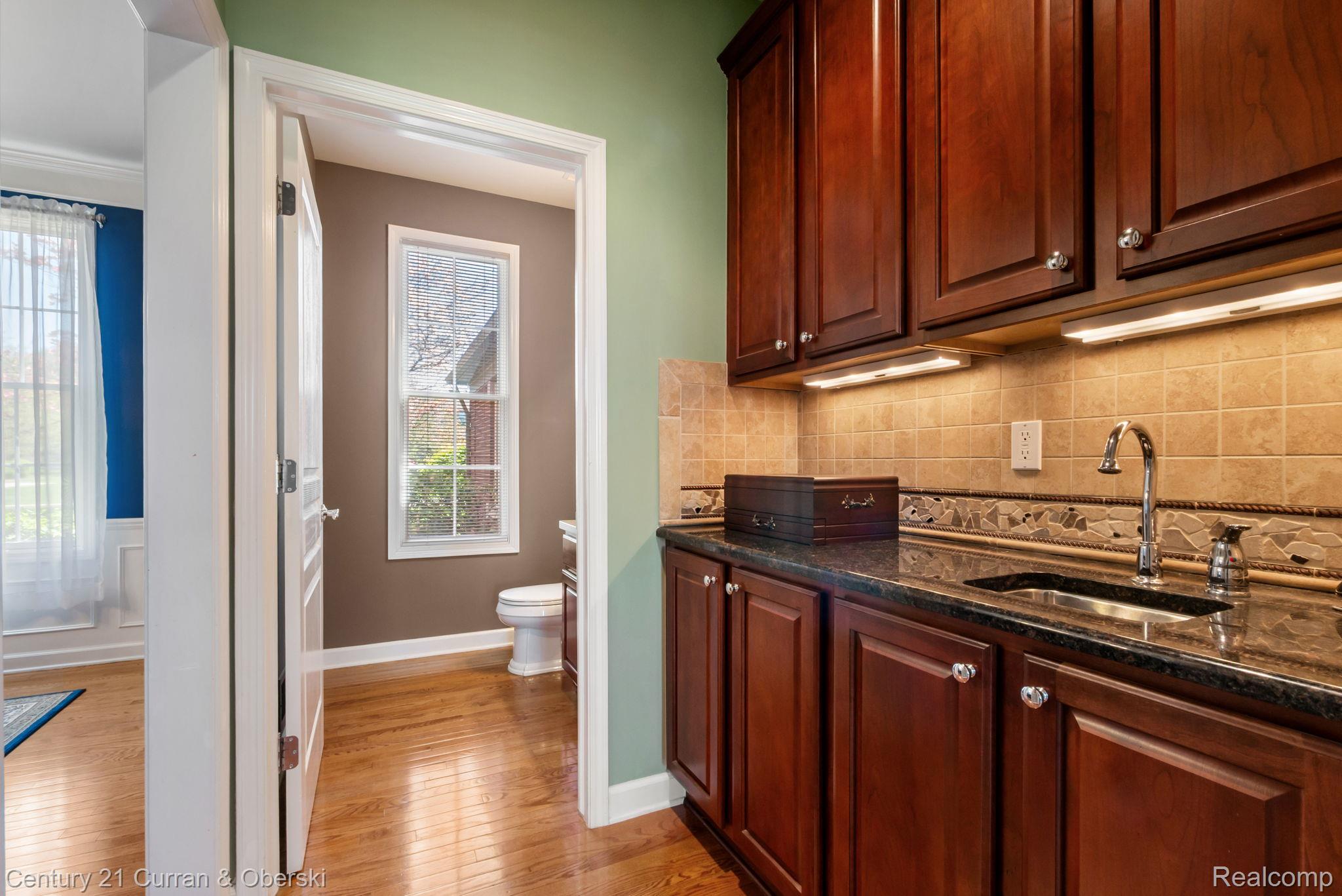 Northville, Michigan, 48168, United States, 5 Bedrooms Bedrooms, ,6 BathroomsBathrooms,Residential,For Sale,2048857