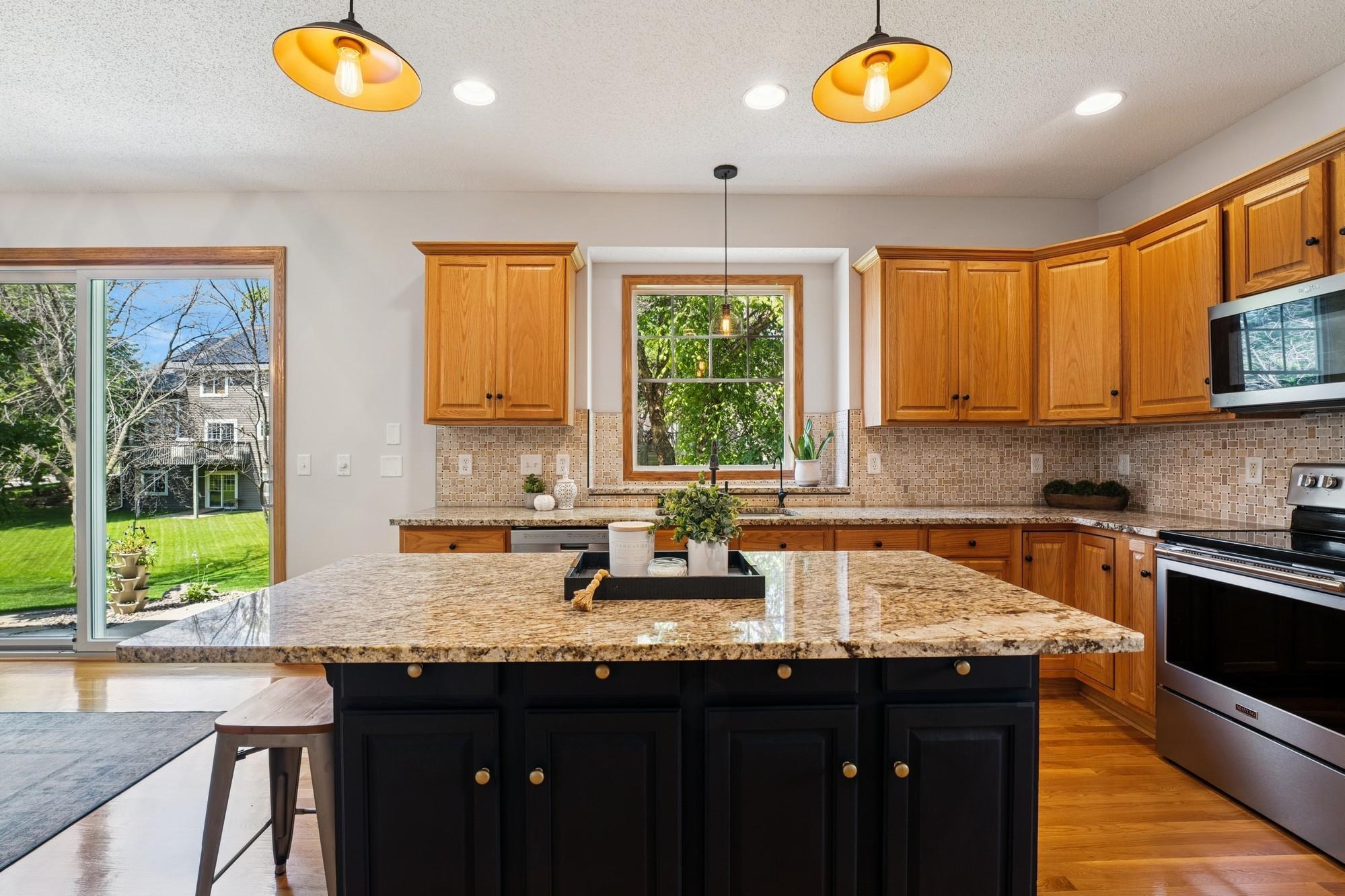 Woodbury, Minnesota, 55129, United States, 5 Bedrooms Bedrooms, ,3 BathroomsBathrooms,Residential,For Sale,1917665