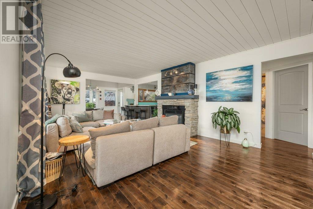 VERNON, British Columbia, V1H 1J9, CA, 6 Bedrooms Bedrooms, ,3 BathroomsBathrooms,Residential,For Sale,1858215