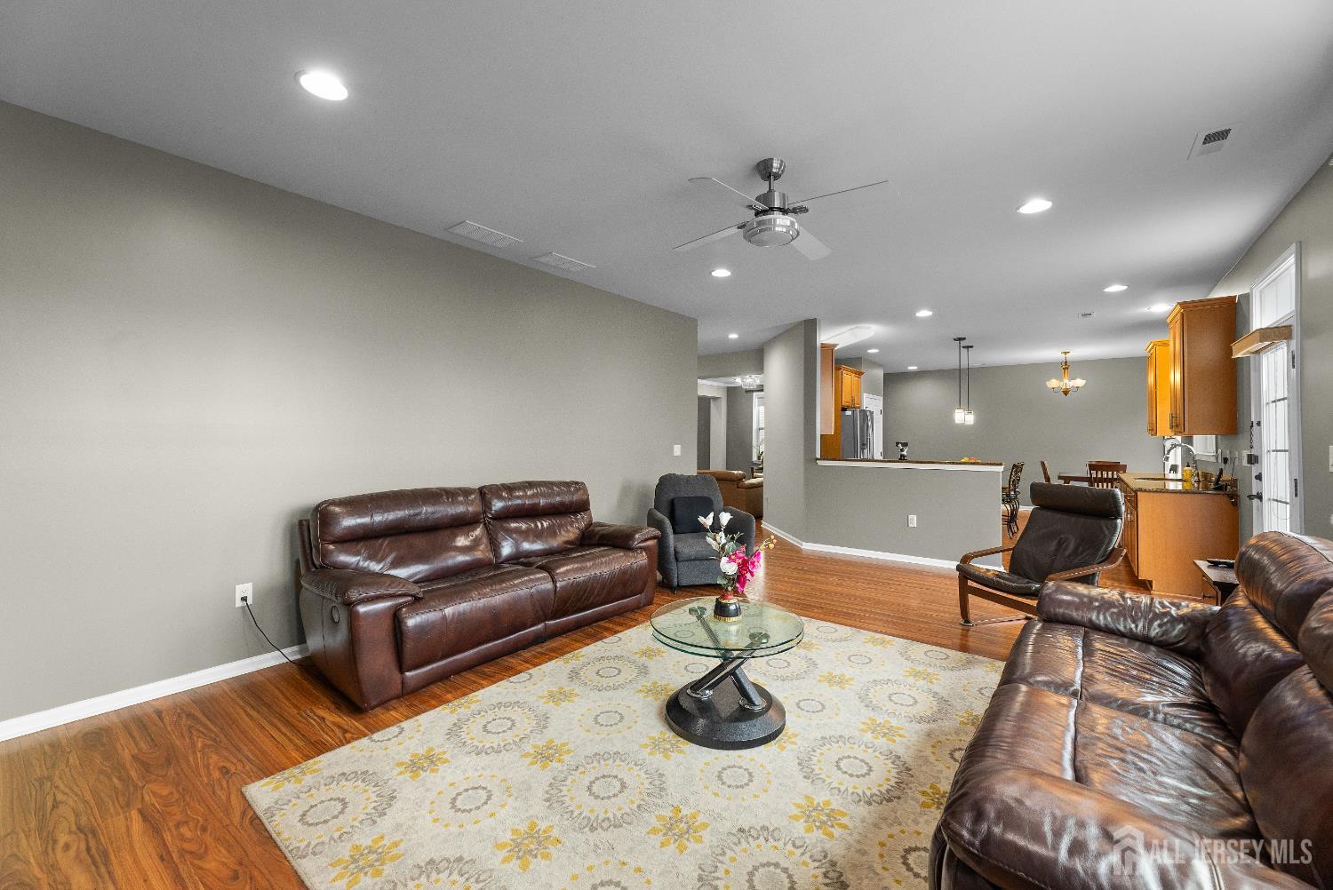 Piscataway, New Jersey, 08854, United States, 4 Bedrooms Bedrooms, ,3 BathroomsBathrooms,Residential,For Sale,1889779