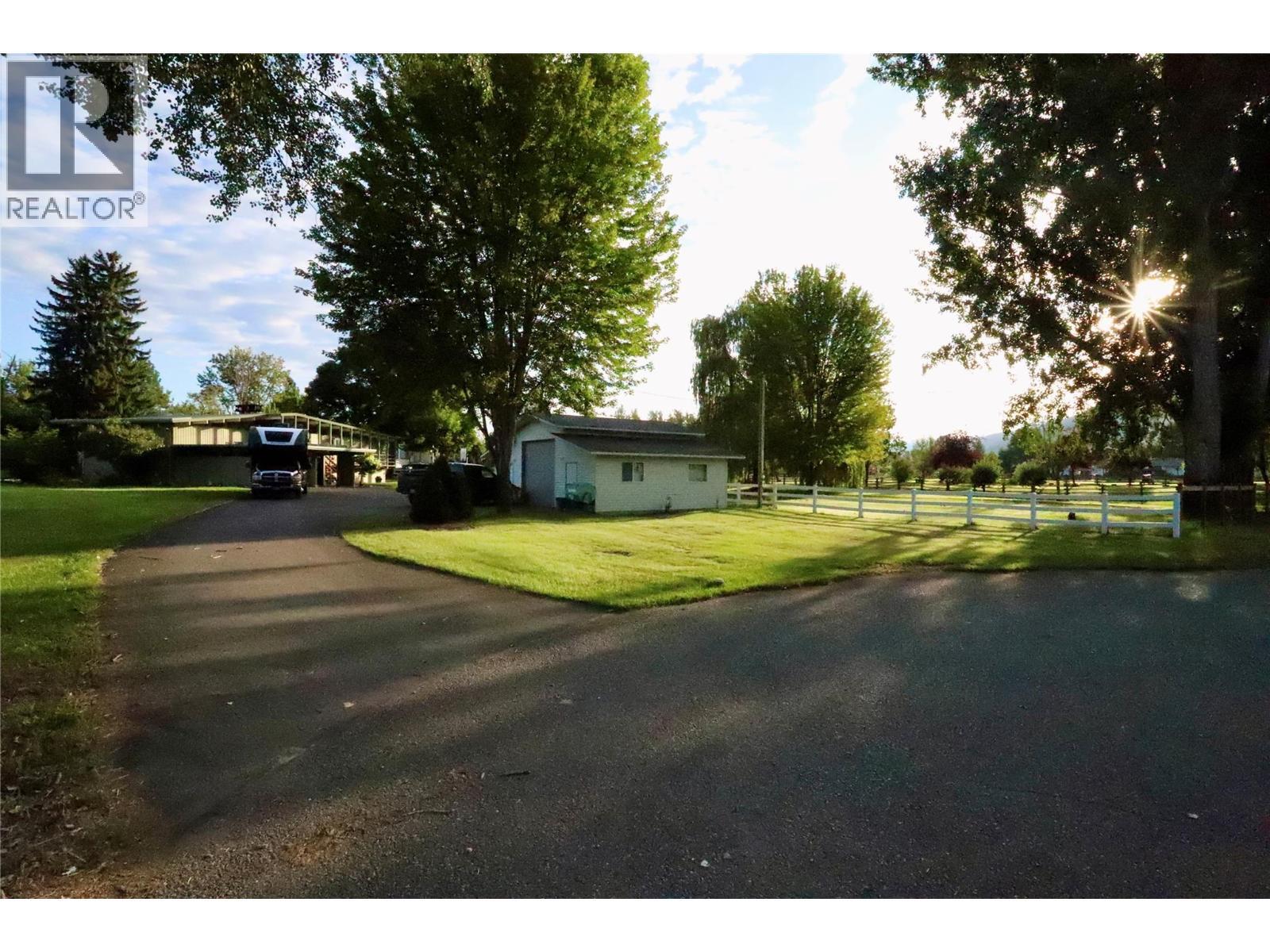 KAMLOOPS, British Columbia, V2H 1M4, CA, 5 Bedrooms Bedrooms, ,2 BathroomsBathrooms,Residential,For Sale,1912088