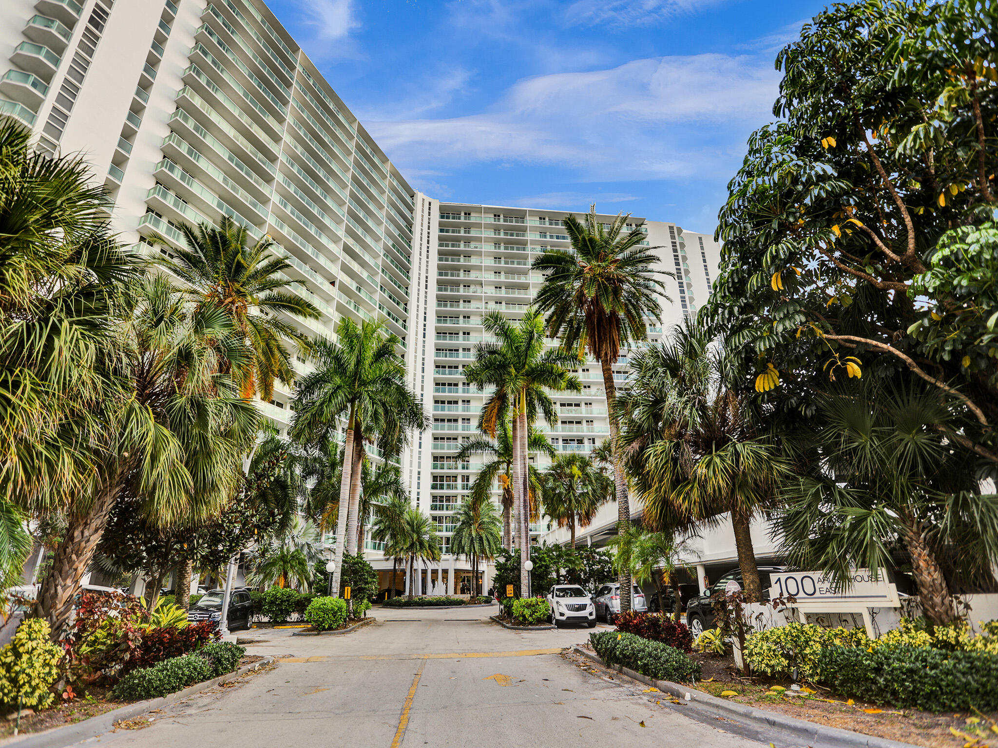 Sunny Isles Beach, Florida, 33160, United States, 1 Bedroom Bedrooms, ,2 BathroomsBathrooms,Residential,For Sale,1804245